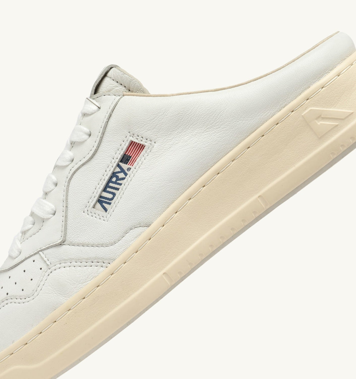 AUTRY MEDALIST MULE SNEAKERS IN NAPA LEATHER COLOR WHITE