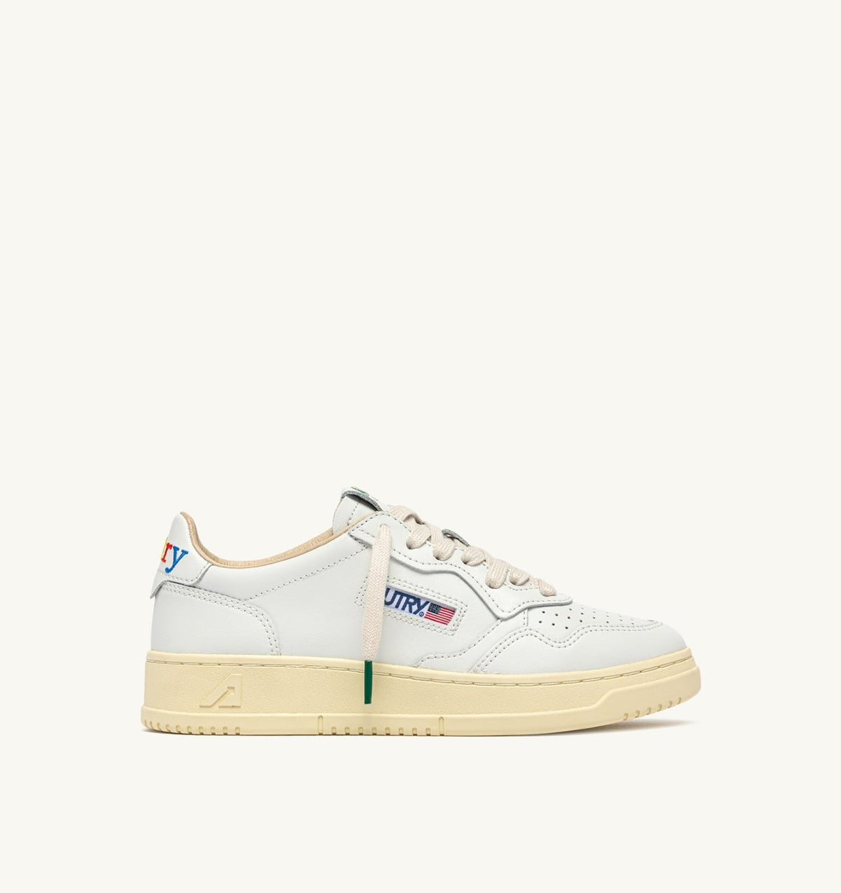 AUTRY MEDALIST LOW SNEAKERS IN WHITE LEATHER