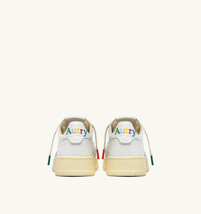 AUTRY MEDALIST LOW SNEAKERS IN WHITE LEATHER