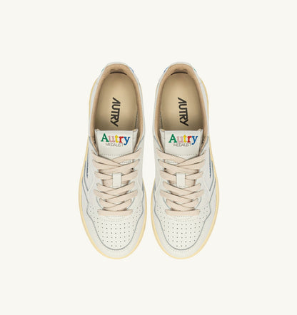 AUTRY MEDALIST LOW SNEAKERS IN WHITE LEATHER