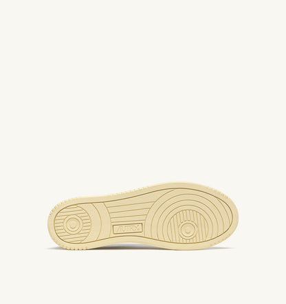 AUTRY MEDALIST LOW SNEAKERS IN WHITE AND BLACK LEATHER