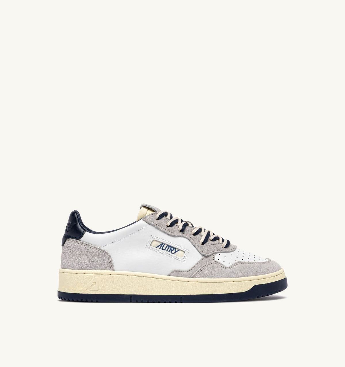 AUTRY MEDALIST LOW SNEAKERS IN VAPOR AND SPACE SUEDE AND LEATHER