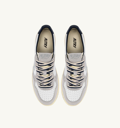 AUTRY MEDALIST LOW SNEAKERS IN VAPOR AND SPACE SUEDE AND LEATHER