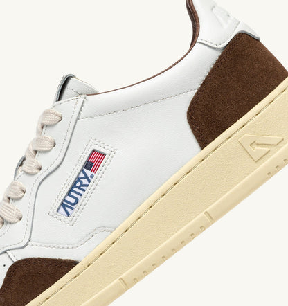 AUTRY MEDALIST LOW SNEAKERS IN WHITE LEATHER AND TUNDRA SUEDE