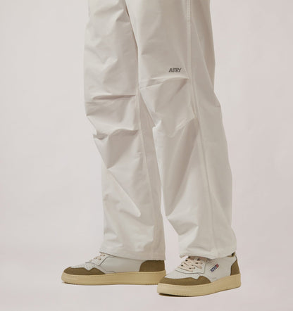 AUTRY MEDALIST LOW SNEAKERS IN WHITE LEATHER AND GRAY GREEN SUEDE