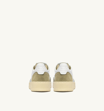 AUTRY MEDALIST LOW SNEAKERS IN WHITE LEATHER AND GRAY GREEN SUEDE