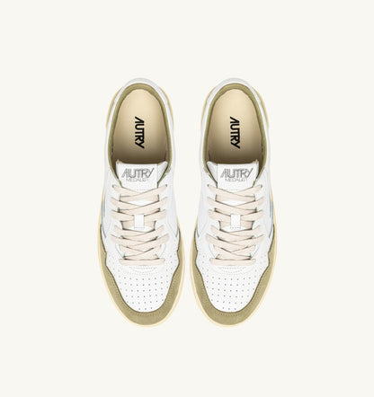 AUTRY MEDALIST LOW SNEAKERS IN WHITE LEATHER AND GRAY GREEN SUEDE