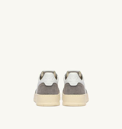 AUTRY MEDALIST LOW SNEAKERS IN WHITE LEATHER AND CEMENT SUEDE