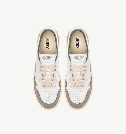 AUTRY MEDALIST LOW SNEAKERS IN WHITE LEATHER AND CEMENT SUEDE