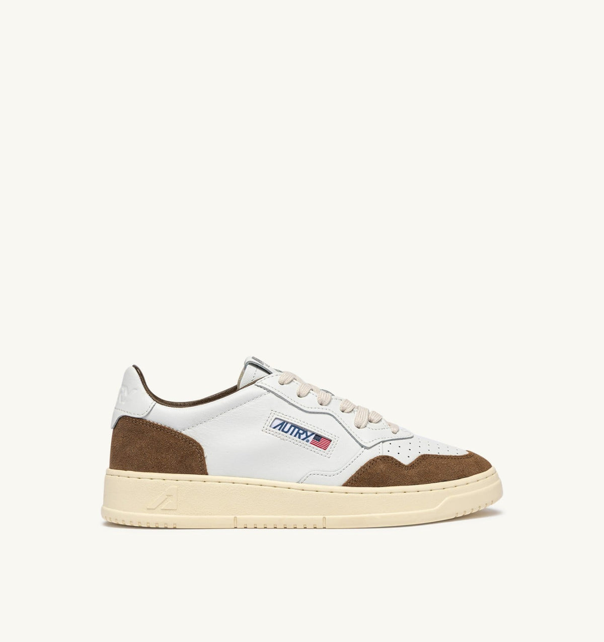AUTRY MEDALIST LOW SNEAKERS IN WHITE LEATHER AND TOBACCO SUEDE
