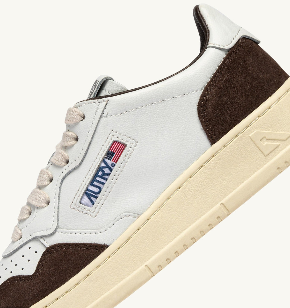 AUTRY MEDALIST LOW SNEAKERS IN WHITE LEATHER AND MAHOGANY SUEDE