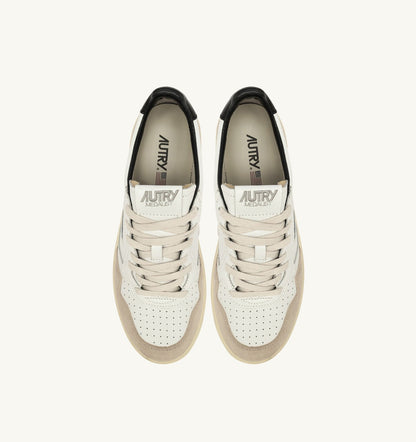 AUTRY MEDALIST LOW SNEAKERS IN WHITE AND BLACK SUEDE AND LEATHER WITH LETTERING