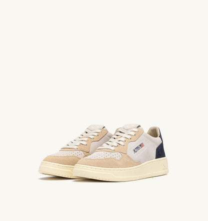 AUTRY MEDALIST LOW TRICOLOR SNEAKERS IN SUEDE COLOR WHITE SAND AND BLUE SPACE