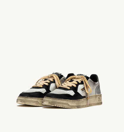 AUTRY MEDALIST LOW SUPER VINTAGE SNEAKERS IN WHITE BLACK AND SILVER LEATHER