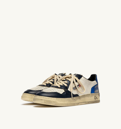 AUTRY MEDALIST LOW SUPER VINTAGE SNEAKERS IN WHITE, SPACE BLUE AND BLUE LEATHER