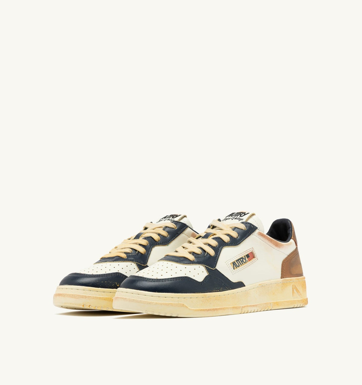 AUTRY MEDALIST LOW SUPER VINTAGE SNEAKERS IN WHITE COPPER AND SPACE LEATHER