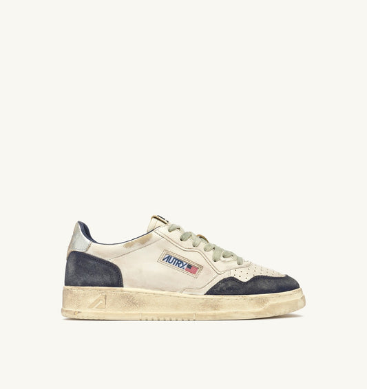 AUTRY MEDALIST LOW SUPER VINTAGE SNEAKERS IN SPACE BLUE AND SILVER LEATHER SUEDE