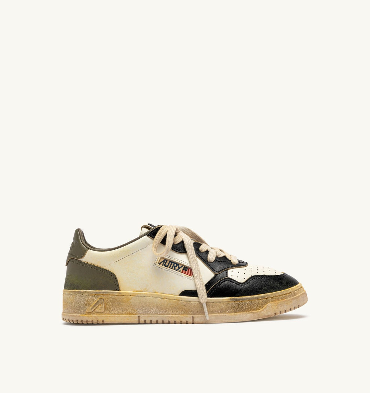 AUTRY MEDALIST LOW SUPER VINTAGE SNEAKERS IN WHITE, COVERT GREEN AND BLACK LEATHER