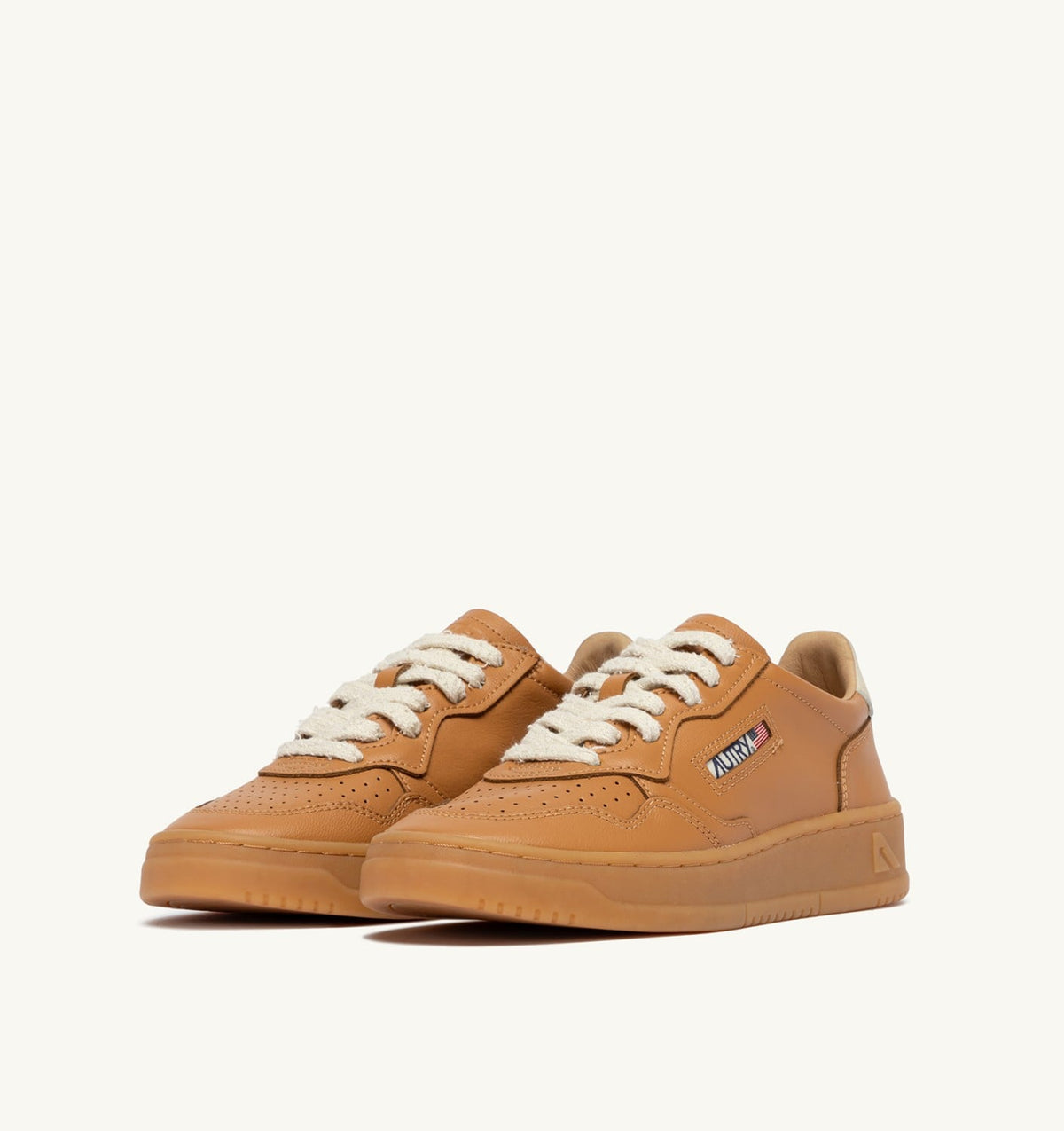 AUTRY MEDALIST LOW SNEAKERS IN COGNAC AND MARSHMALLOW LEATHER