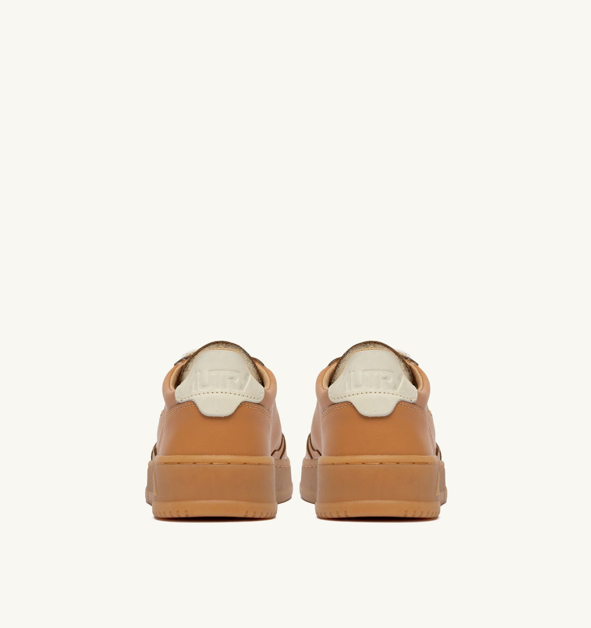 AUTRY MEDALIST LOW SNEAKERS IN COGNAC AND MARSHMALLOW LEATHER