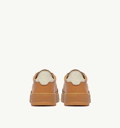 AUTRY MEDALIST LOW SNEAKERS IN COGNAC AND MARSHMALLOW LEATHER
