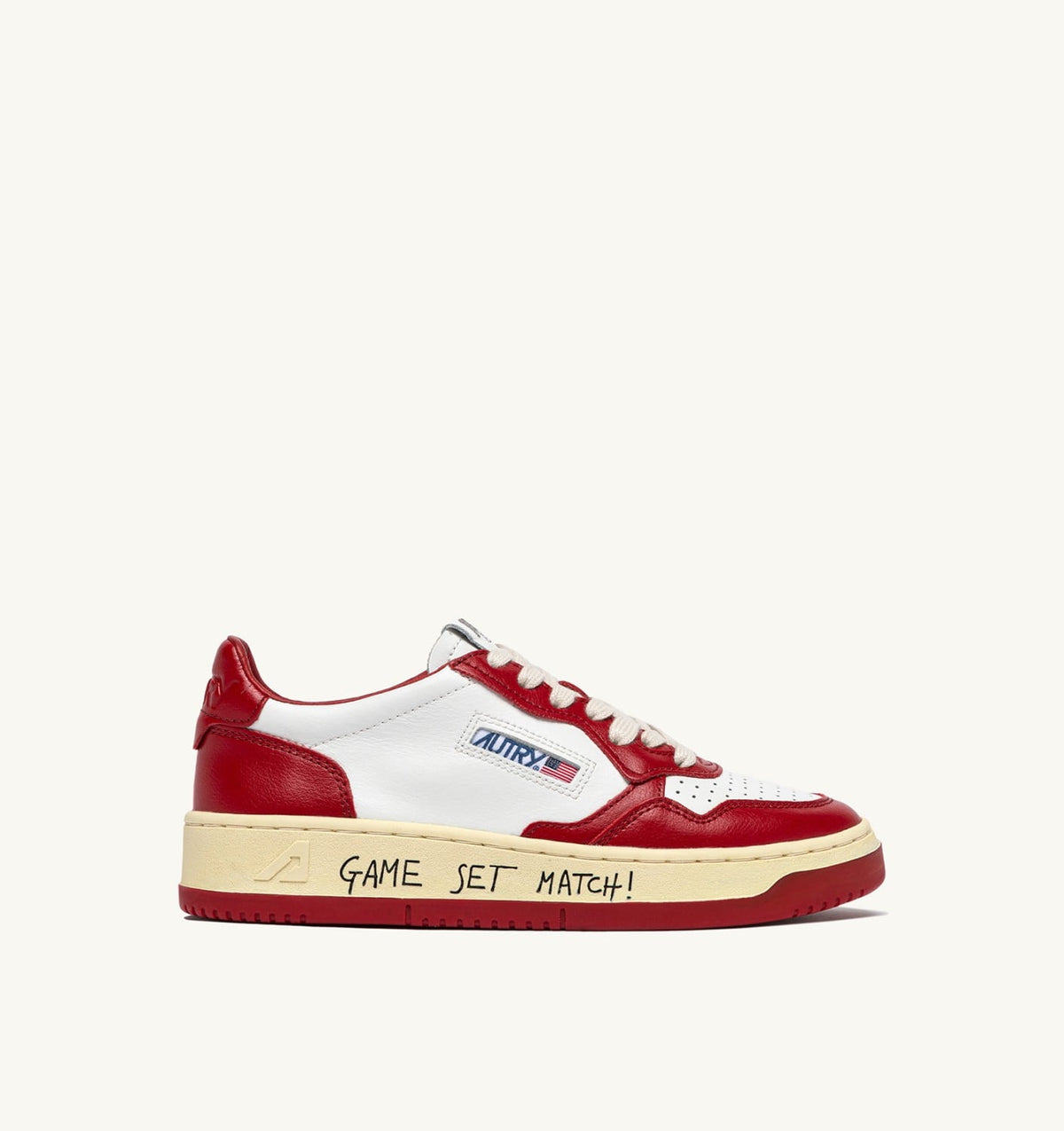AUTRY MEDALIST LOW SNEAKERS IN WHITE AND RED LEATHER WITH LETTERING