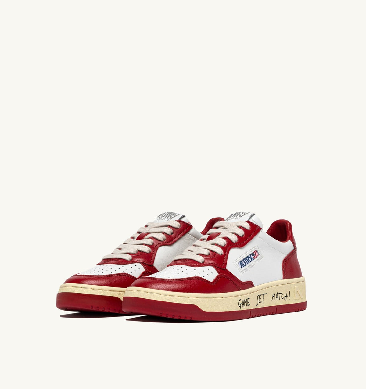 AUTRY MEDALIST LOW SNEAKERS IN WHITE AND RED LEATHER WITH LETTERING