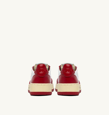 AUTRY MEDALIST LOW SNEAKERS IN WHITE AND RED LEATHER WITH LETTERING