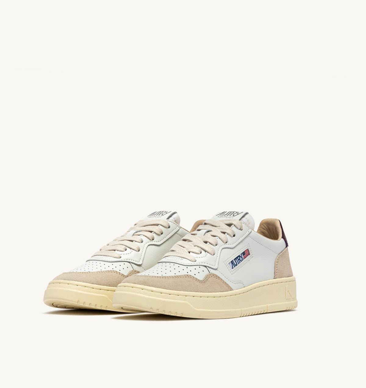 AUTRY MEDALIST LOW SNEAKERS IN WHITE LEATHER AND FIG SUEDE