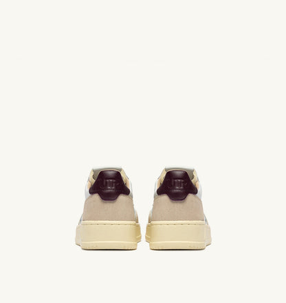 AUTRY MEDALIST LOW SNEAKERS IN WHITE LEATHER AND FIG SUEDE