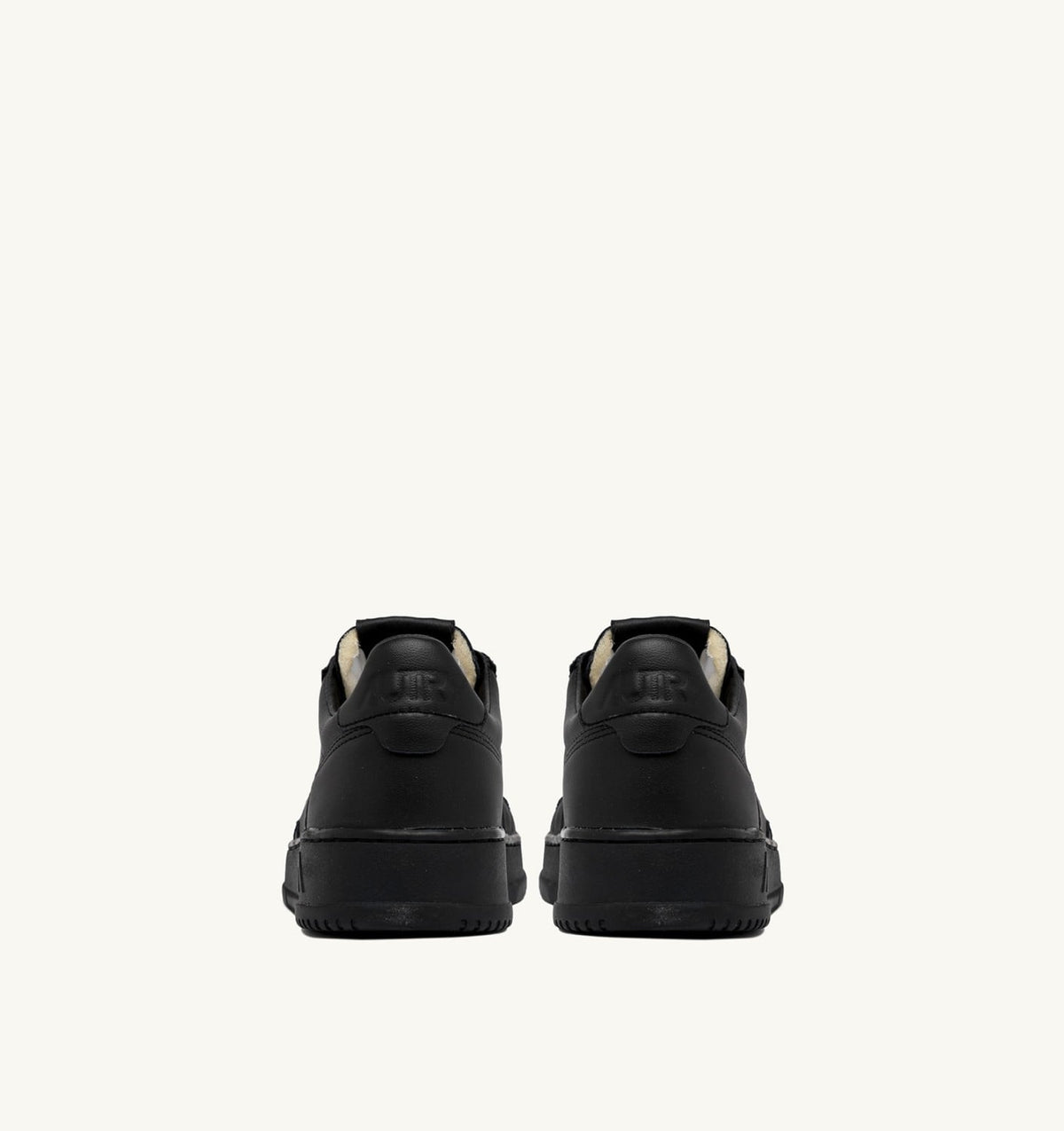 AUTRY MEDALIST LOW SNEAKERS IN METEORITE LEATHER