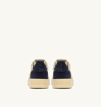 AUTRY MEDALIST LOW TRICOLOR SNEAKERS IN SUEDE COLOR ECRU PAPYRUS AND BLUE SPACE