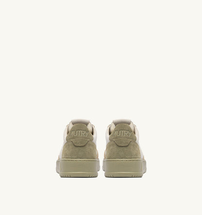 AUTRY MEDALIST LOW TRICOLOR SNEAKERS IN SUEDE COLOR WHITE SAND AND GRAY GREEN