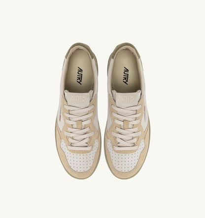 AUTRY MEDALIST LOW TRICOLOR SNEAKERS IN SUEDE COLOR WHITE SAND AND GRAY GREEN