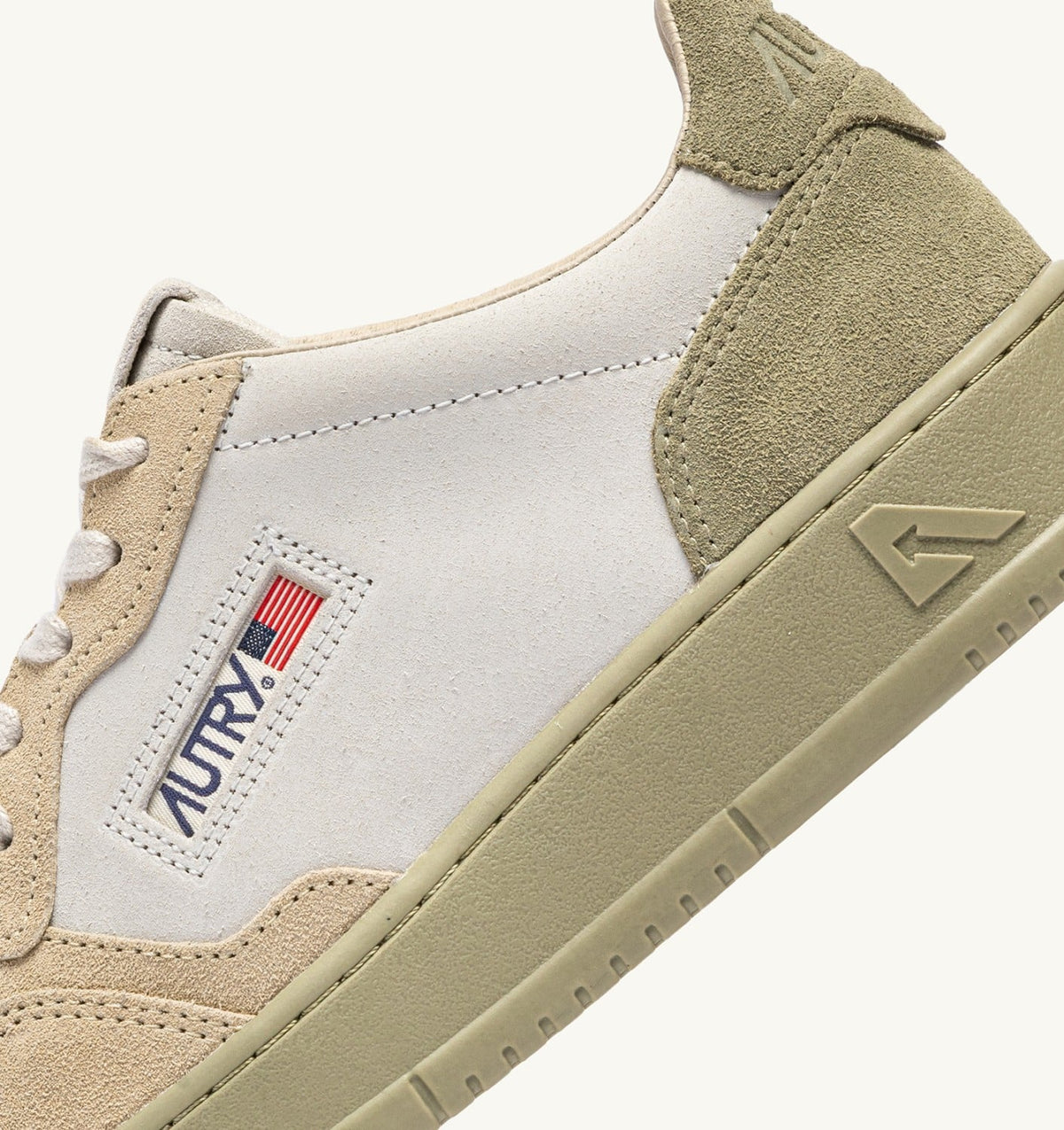 AUTRY MEDALIST LOW TRICOLOR SNEAKERS IN SUEDE COLOR WHITE SAND AND GRAY GREEN