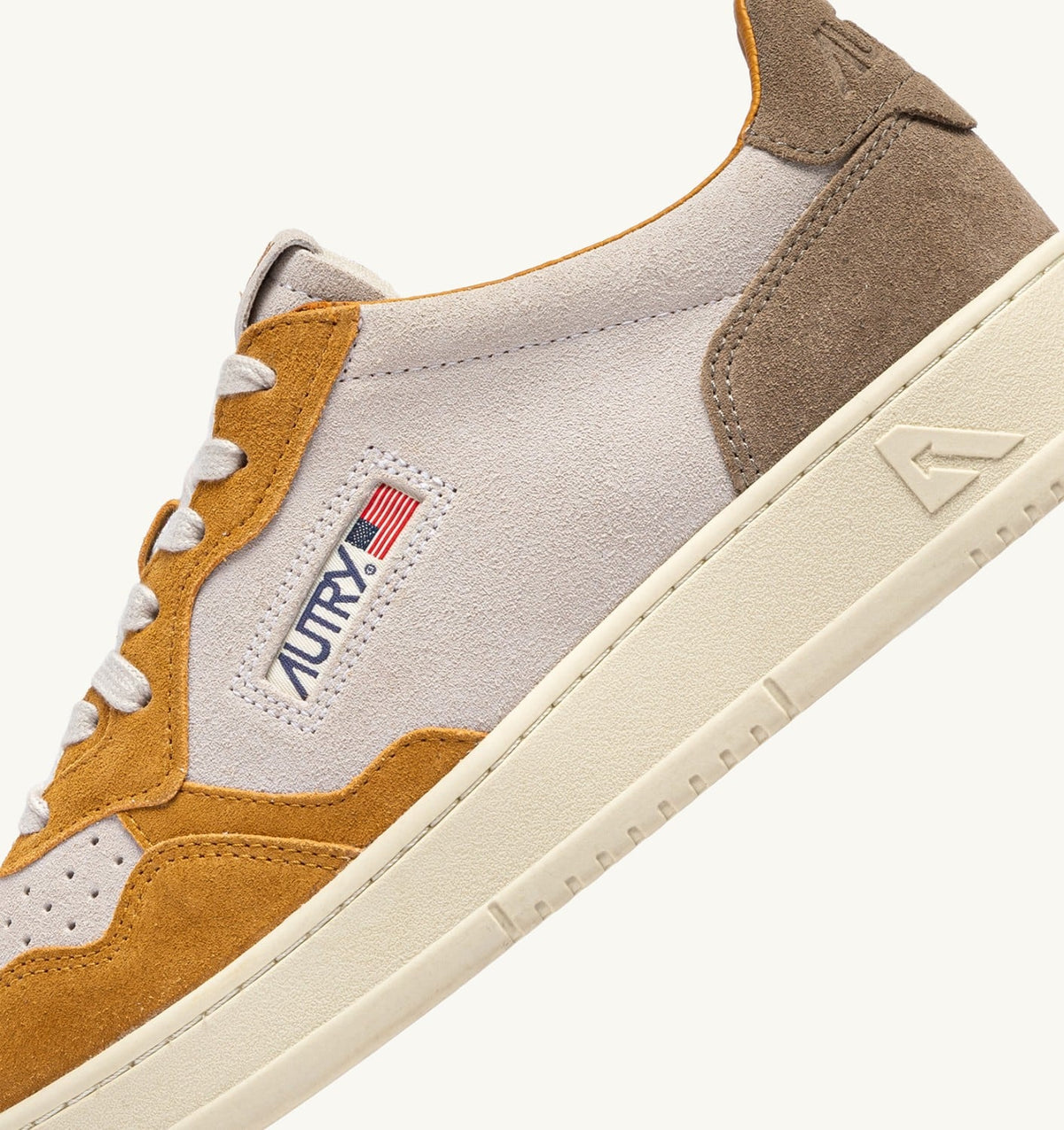AUTRY MEDALIST LOW TRICOLOR SNEAKERS IN SUEDE COLOR ANTELOPE WHITE AND BROWN MUSCAT