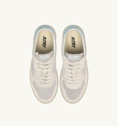 AUTRY MEDALIST LOW TRICOLOR SNEAKERS IN SUEDE COLOR WHITE SKY AND LOFT