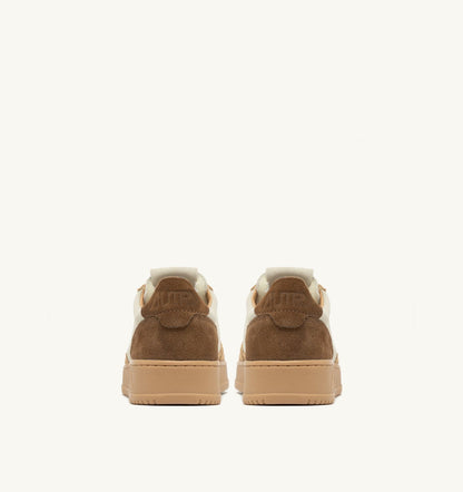 AUTRY MEDALIST LOW TRICOLOR SNEAKERS IN TUNDRA EGG AND PEANUT SUEDE