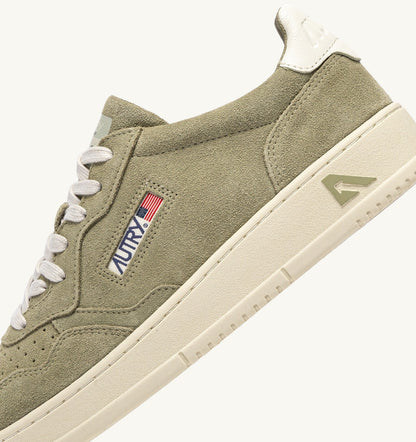 AUTRY MEDALIST LOW SNEAKERS IN GRAY GREEN AND WHITE SUEDE