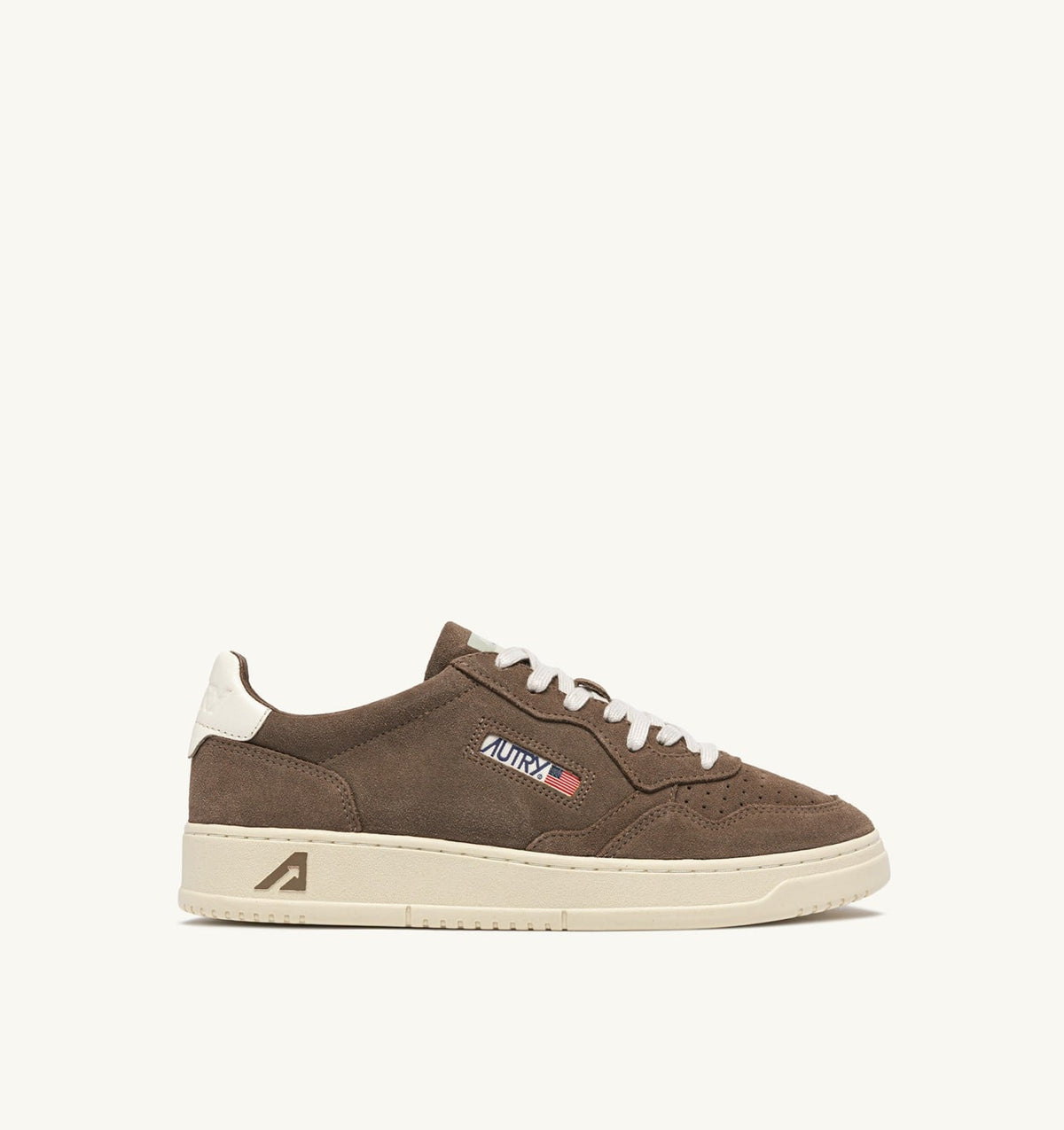 AUTRY MEDALIST LOW SNEAKERS IN CIGAR AND WHITE SUEDE