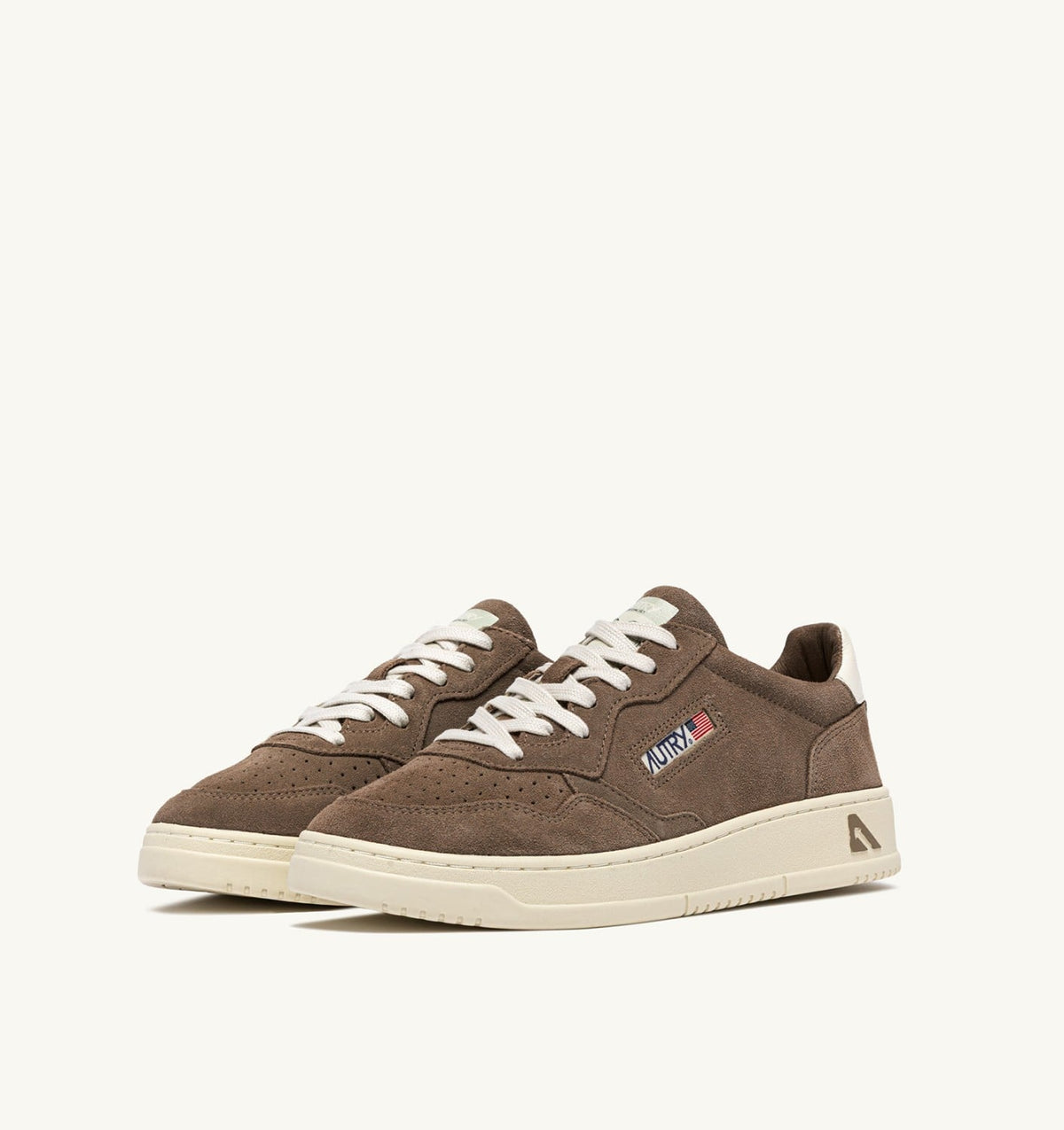 AUTRY MEDALIST LOW SNEAKERS IN CIGAR AND WHITE SUEDE
