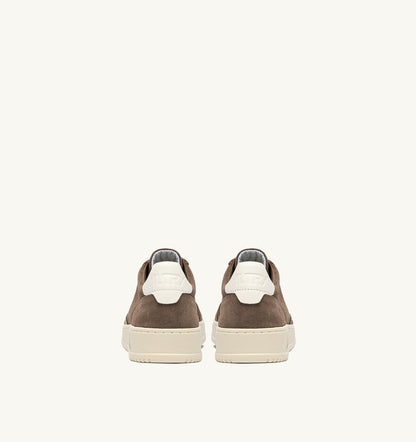 AUTRY MEDALIST LOW SNEAKERS IN CIGAR AND WHITE SUEDE