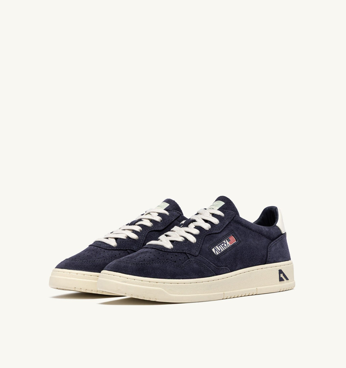 AUTRY MEDALIST LOW SNEAKERS IN SPACE AND WHITE SUEDE
