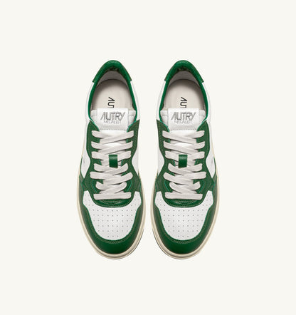 AUTRY MEDALIST LOW BICOLOR SNEAKERS IN WHITE AND GREEN LEATHER