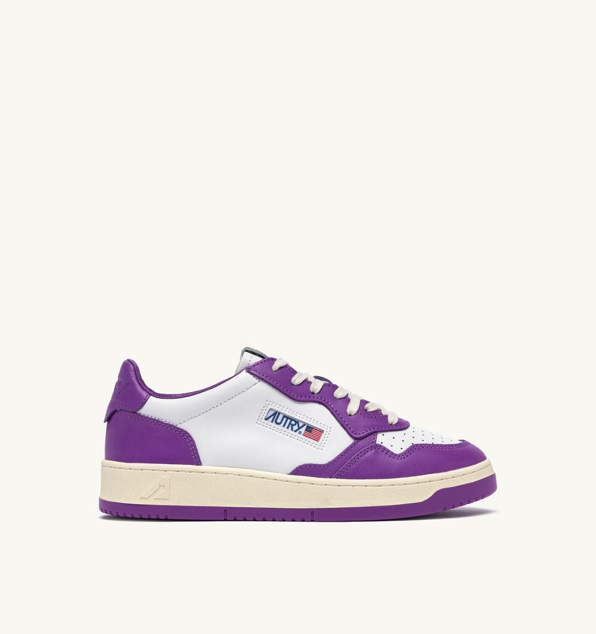AUTRY MEDALIST LOW BICOLOR SNEAKERS IN WHITE AND DEWBERRY LEATHER