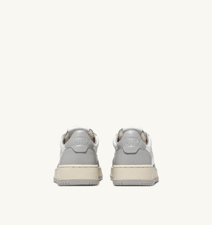 AUTRY MEDALIST LOW BICOLOR SNEAKERS IN WHITE AND VAPOR LEATHER