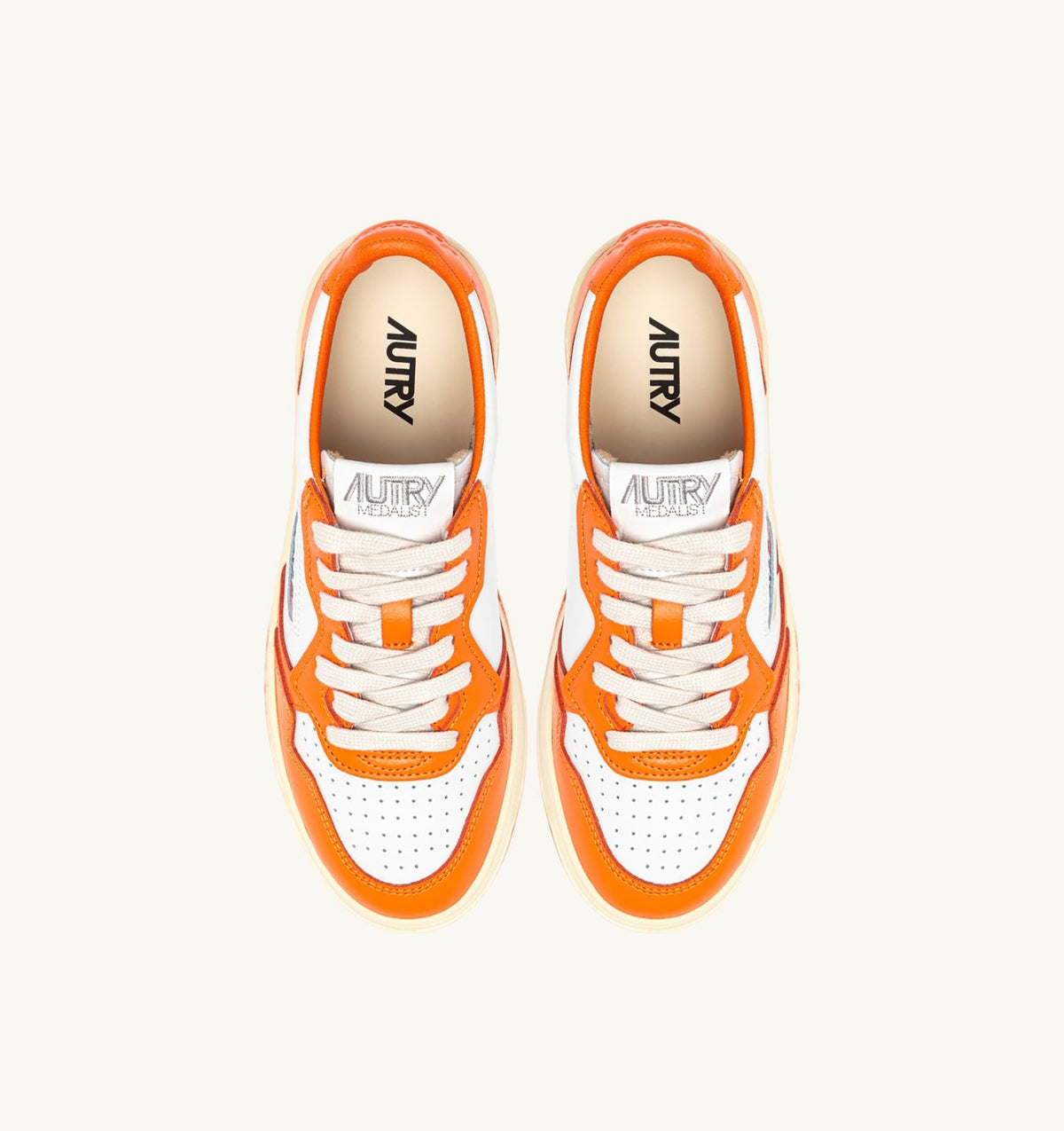 AUTRY MEDALIST LOW BICOLOR SNEAKERS IN WHITE AND PARSIMMON ORANGE LEATHER