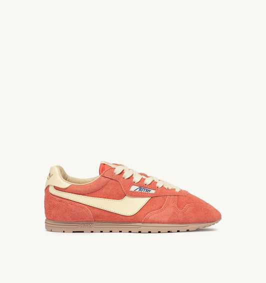 AUTRY WINDSPIN SNEAKERS IN BLUSH AND RUTABAGA SUEDE AND LEATHER