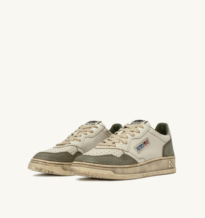 AUTRY MEDALIST LOW SUPER VINTAGE SNEAKERS IN WHITE AND SILVER LEATHER AND LIZARD SUEDE