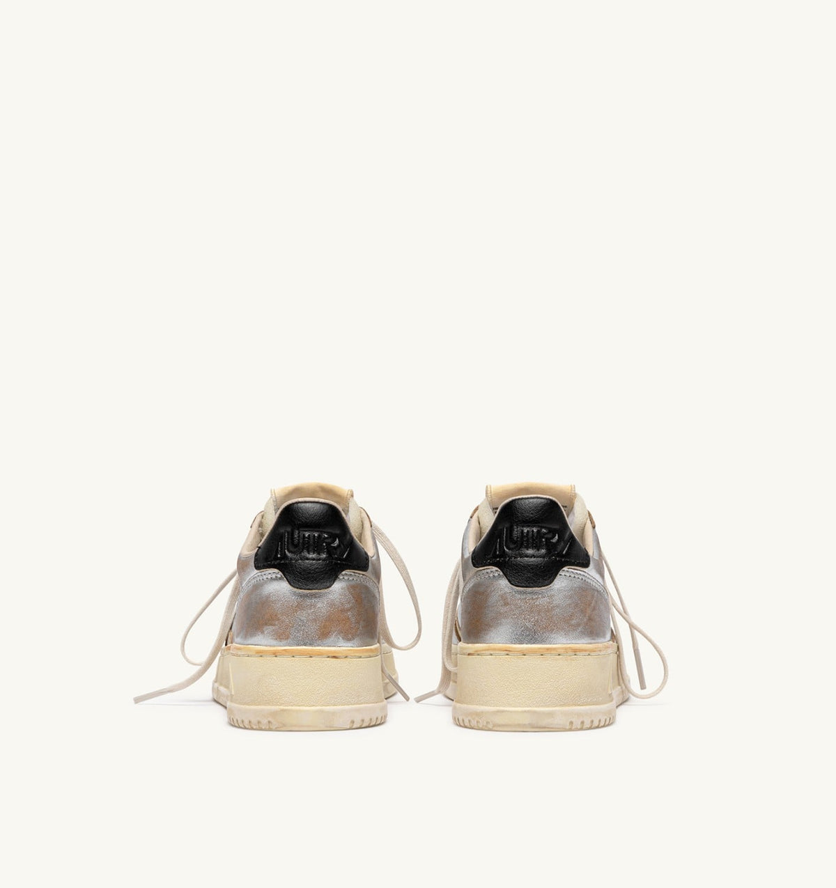 AUTRY MEDALIST LOW SUPER VINTAGE SNEAKERS IN SILVER, PLATINUM AND BLACK LEATHER